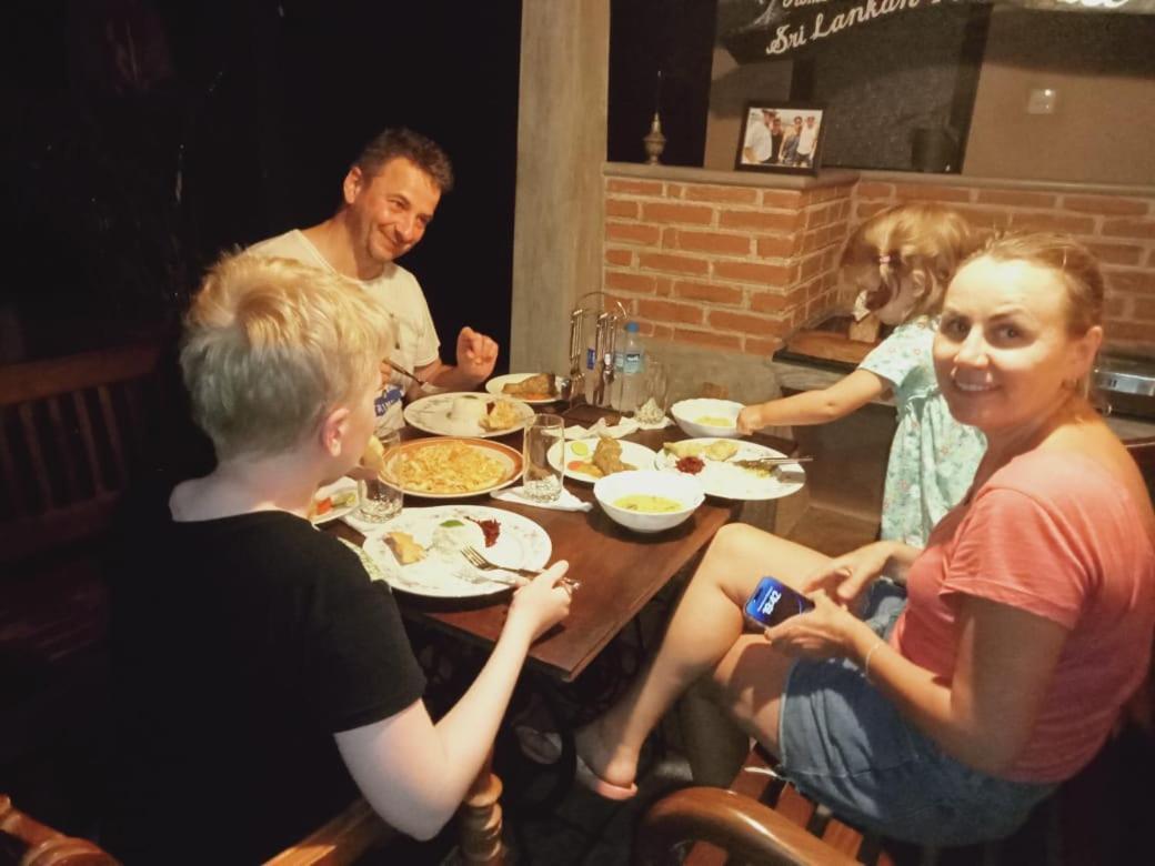 Mama Villa Хикадува Екстериор снимка
